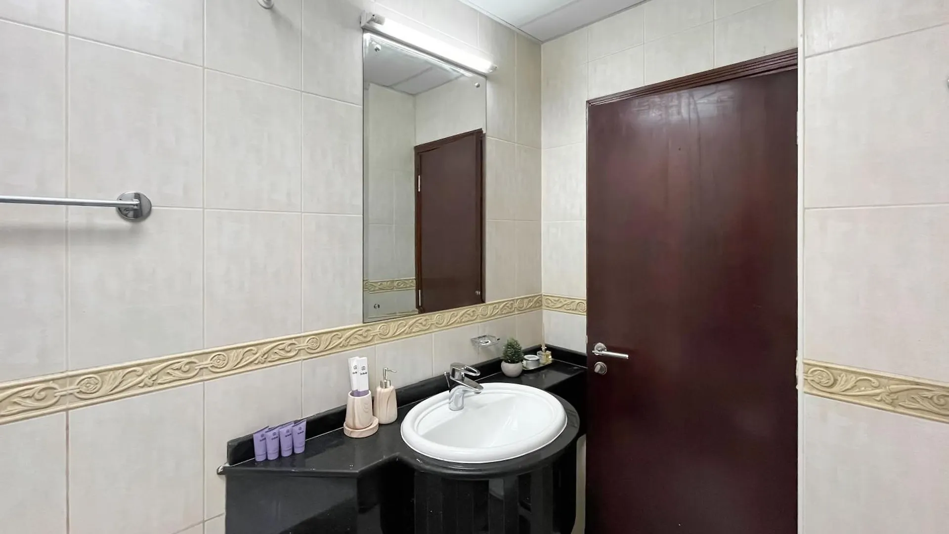 Livbnb-High Rise 1Br With Balcony Near Barasti Beach Dubai Apartment