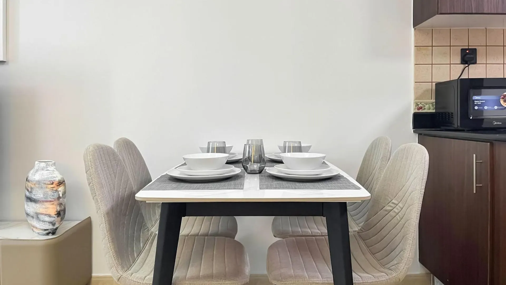 Livbnb-High Rise 1Br With Balcony Near Barasti Beach Dubai Apartment