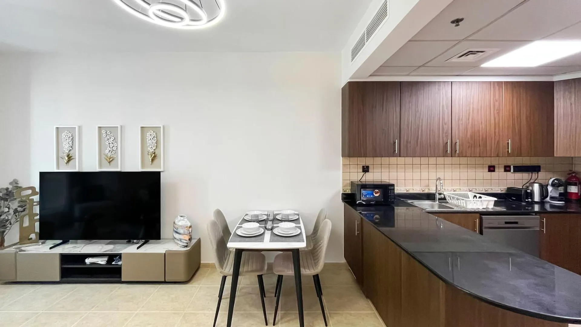 Livbnb-High Rise 1Br With Balcony Near Barasti Beach Dubai Apartment
