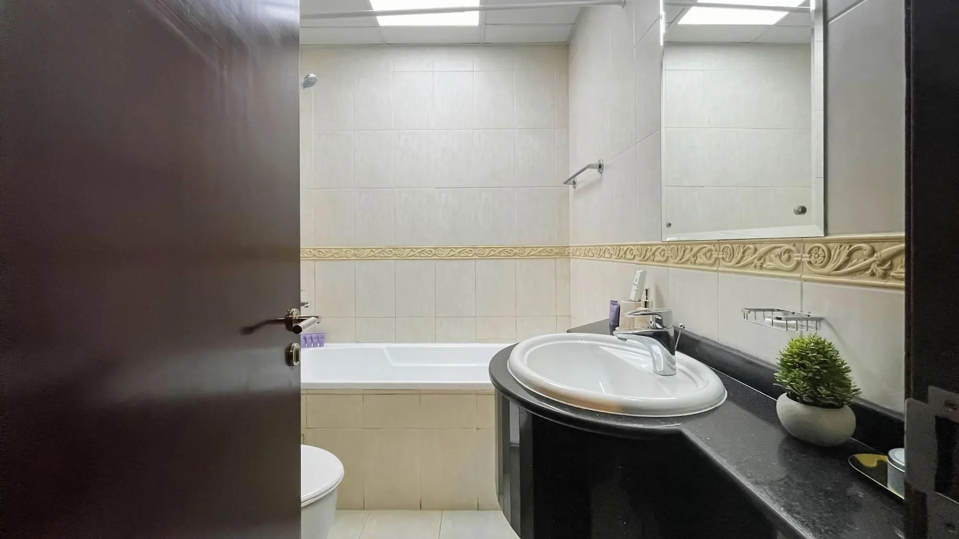 Livbnb-High Rise 1Br With Balcony Near Barasti Beach Dubai